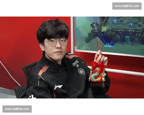 LPL夏季赛战报：老牌劲旅险遭滑铁卢，年轻队员初露锋芒！